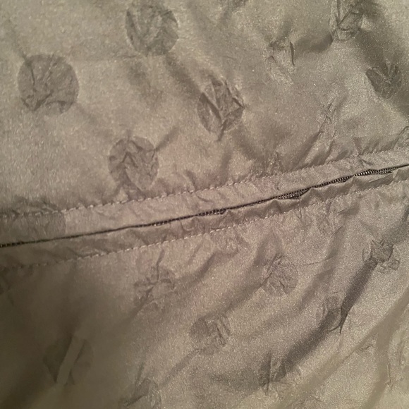 3/$30 Lighter weight black vest with dot pattern fleece lining - Picture 5 of 7